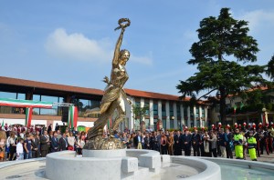 STATUA